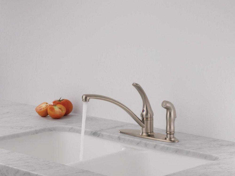 Delta Faucet Chrome Single Handle Kitchen Faucet 