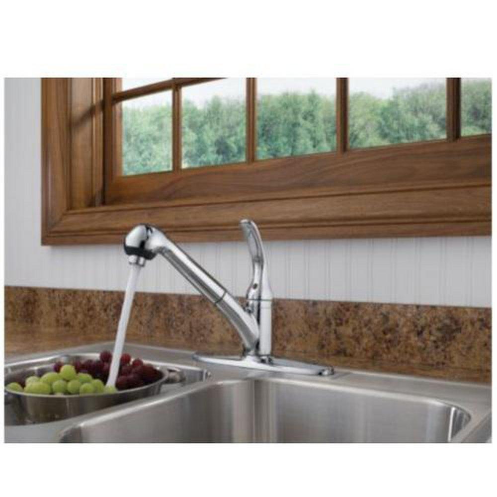 Delta Faucet Brilliance&reg; Stainless Single Handle Pull Out Kitchen Faucet 
