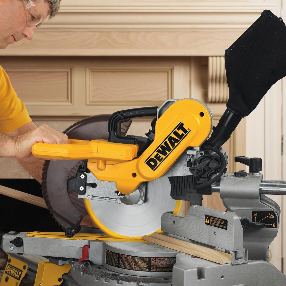 DEWALT Double-Bevel Sliding Compound Miter 