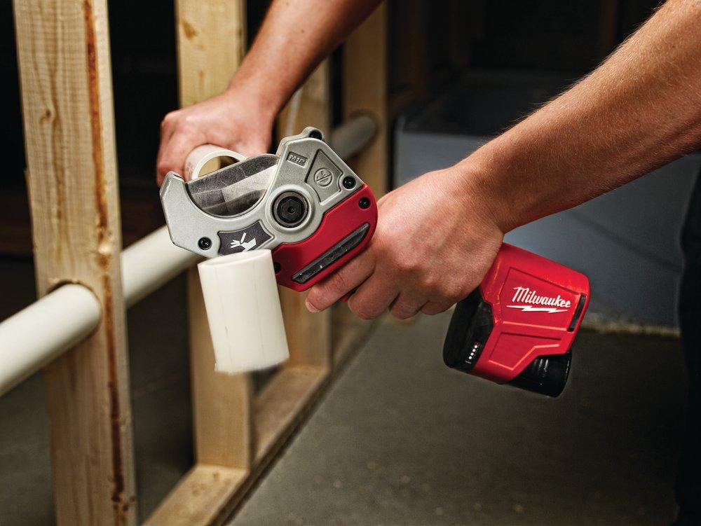 Milwaukee&reg; Red Cordless Shear Tool Kit 