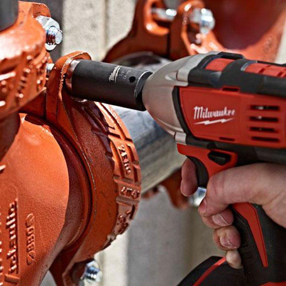 Milwaukee&reg; Silver Square Socket Adapter 