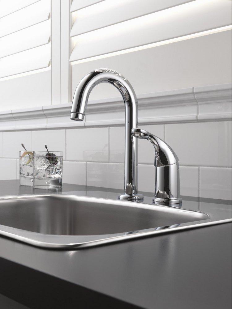 Delta Faucet Chrome Single Handle Lever Bar Faucet 
