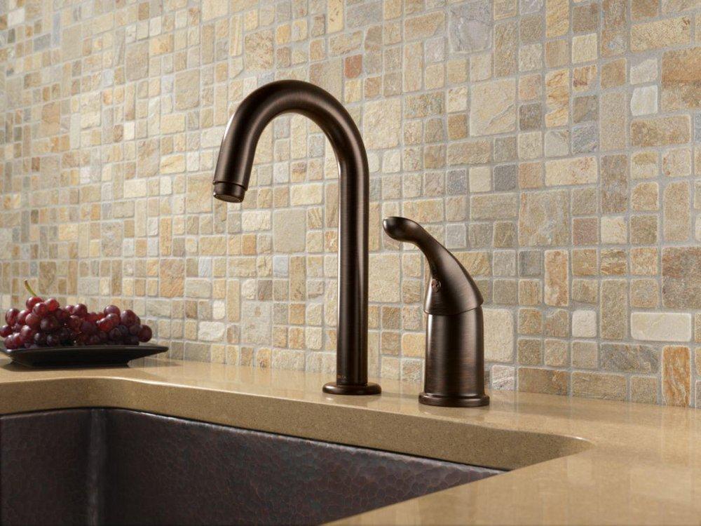 Delta Faucet Chrome Single Handle Lever Bar Faucet 