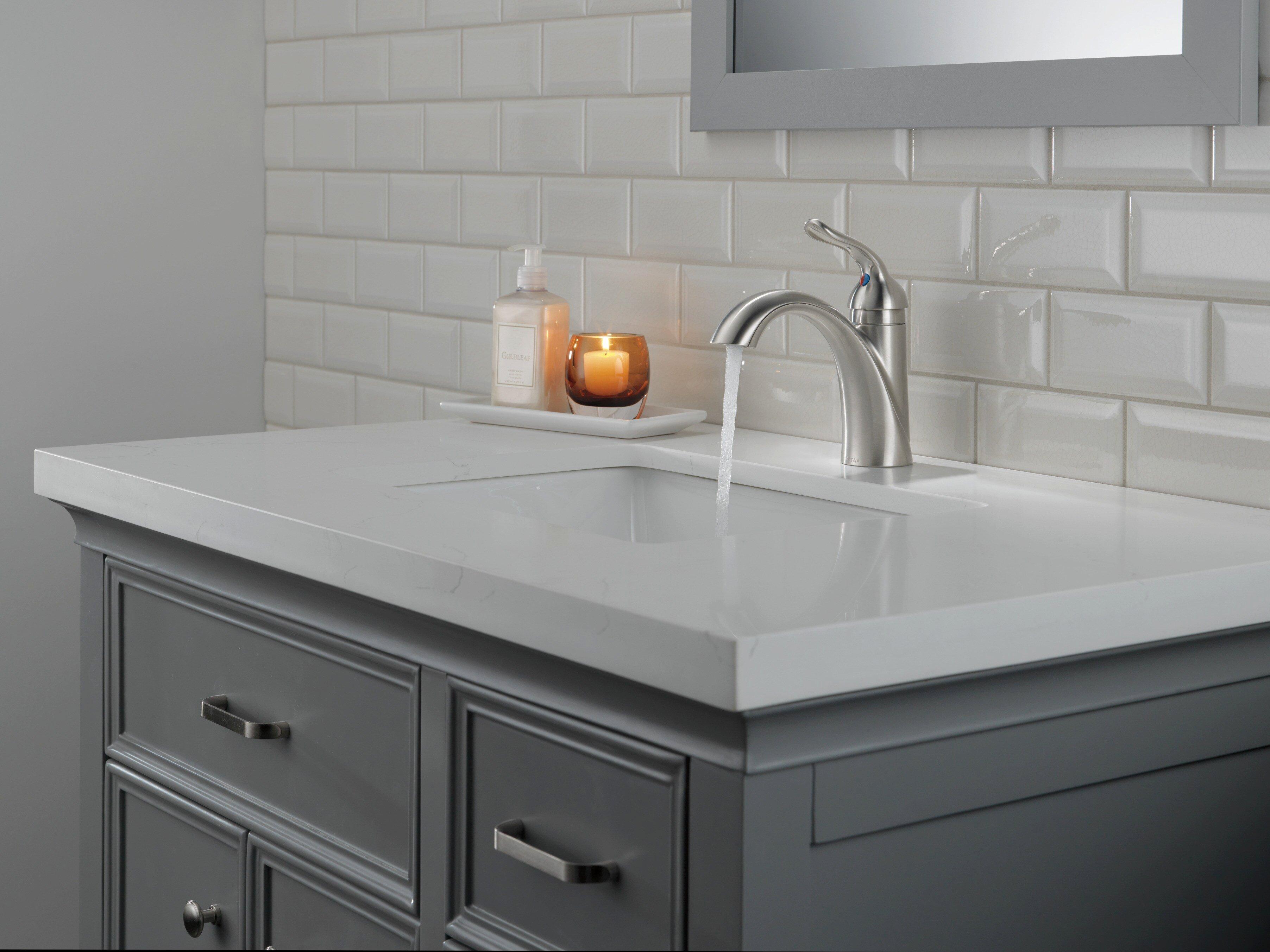 Delta Faucet Brilliance Stainless Single Handle Centerset Bathroom Sink Faucet 