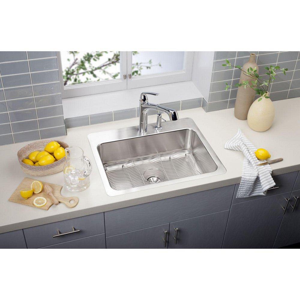 Elkay Polished Chrome Single Handle Pull Out Kitchen Faucet 