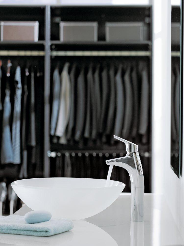 Moen Polished Chrome Single Handle Centerset Bathroom Sink Faucet 