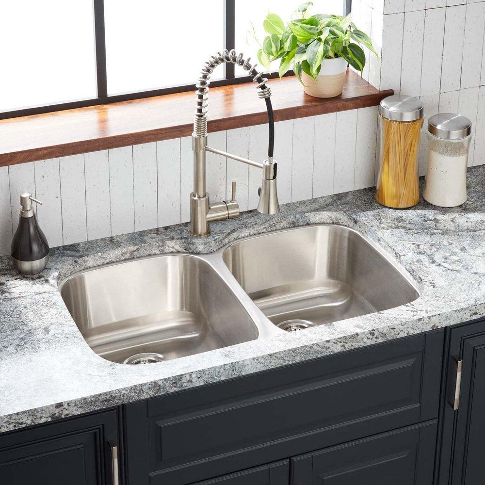 Signature Hardware Brushed Stainless Steel 32-13/16 x 20-3/8 in. No Hole Stainless Steel Double Bowl Undermount Kitchen Sink 