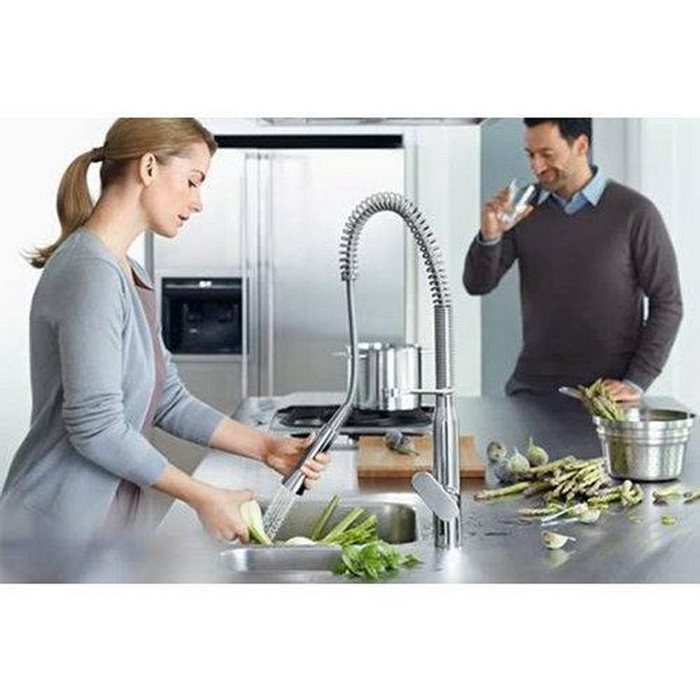 GROHE SuperSteel Infinity&trade; Single Handle Pull Out Kitchen Faucet 