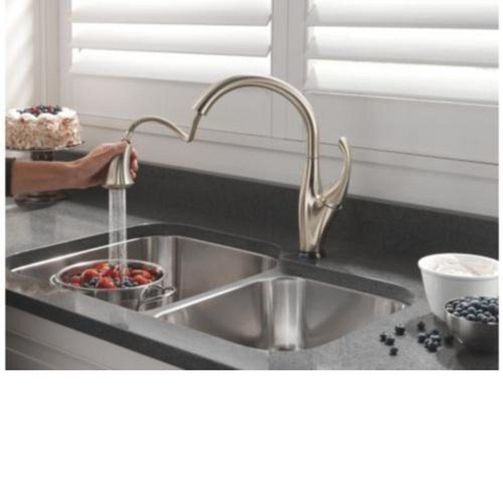 Delta Faucet Chrome Single Handle Pull Down Kitchen Faucet 