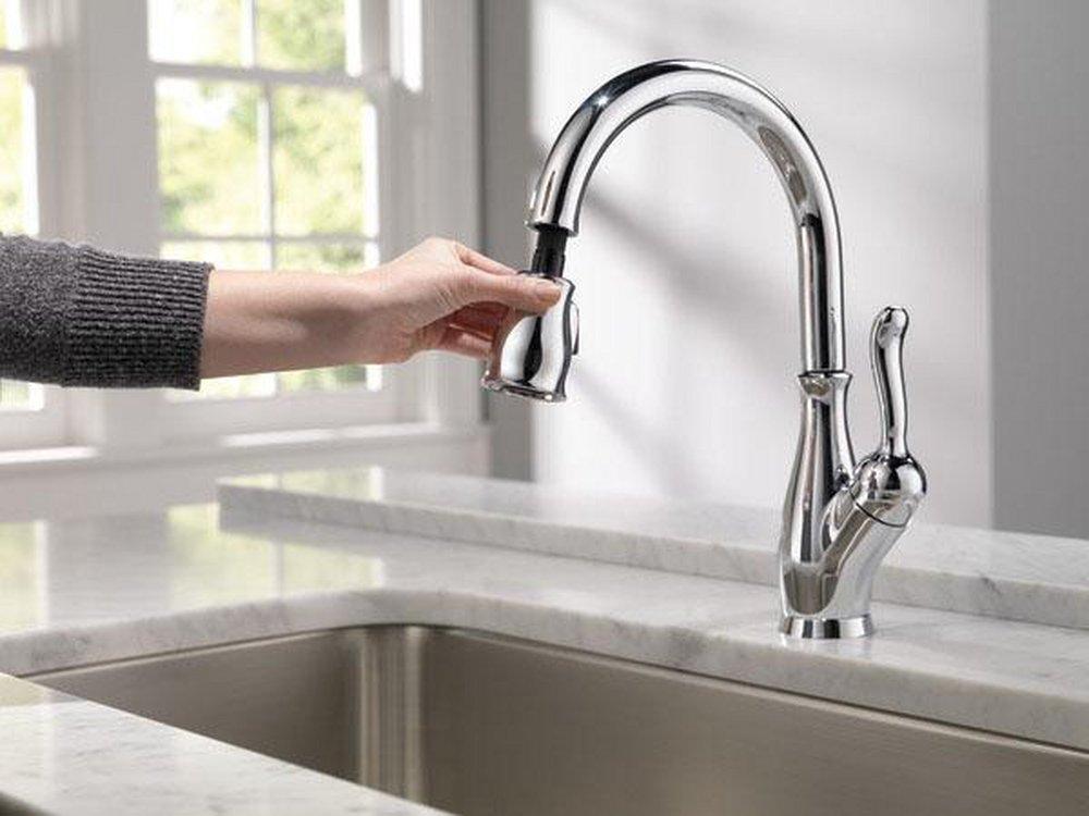 Delta Faucet Chrome Single Handle Pull Down Kitchen Faucet 