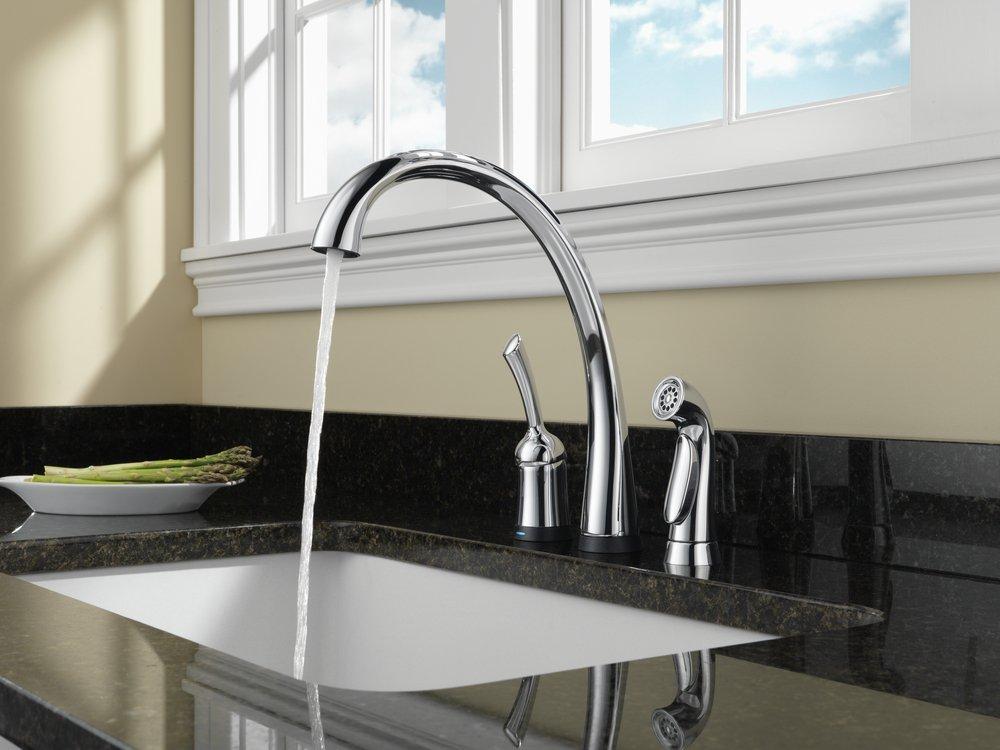 Delta Faucet Polished Chrome Single Handle Touch Activated Kitchen Faucet with Side Spray and Touch2O Technology 