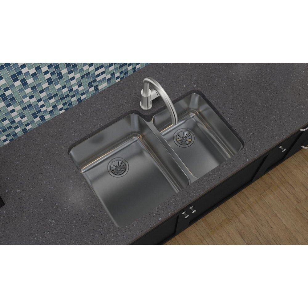 Elkay Lustrous Satin 30-3/4 x 21 in. No Hole Stainless Steel Double Bowl Undermount Kitchen Sink 