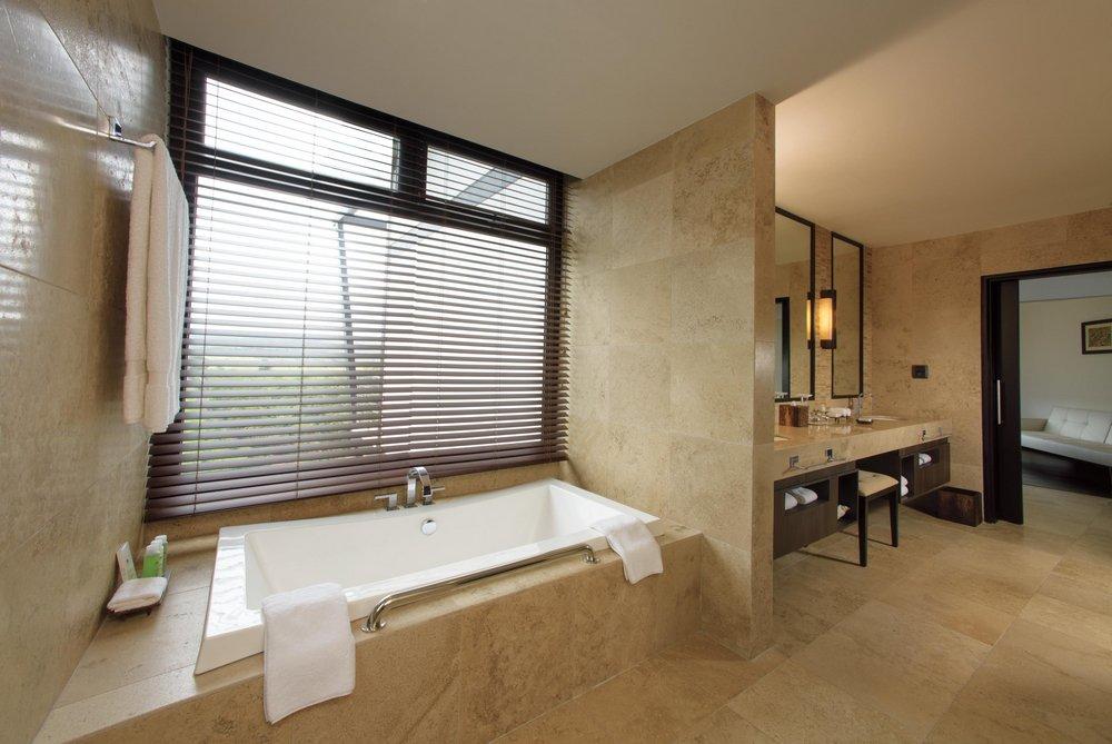 Brizo Chrome 18 in. Towel Bar 