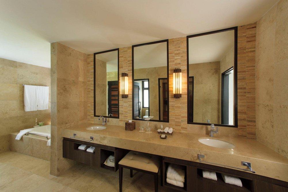 Brizo Chrome 24 in. Towel Bar 