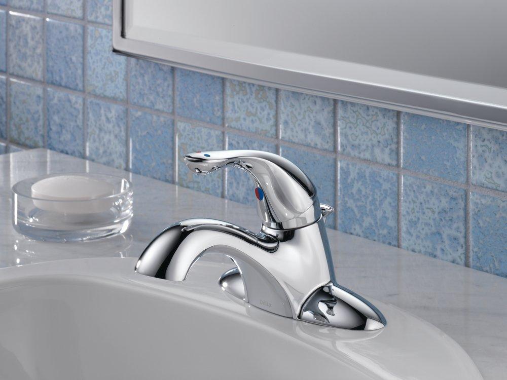 Delta Faucet Chrome Single Handle Centerset Bathroom Sink Faucet 