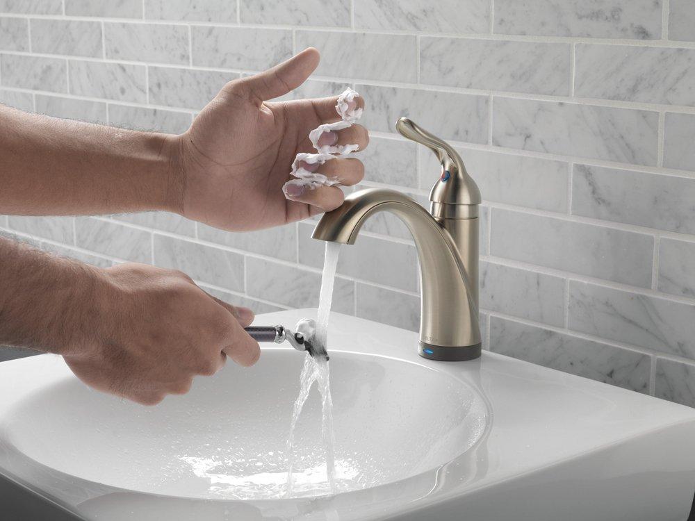 Delta Faucet Brilliance Stainless Single Handle Centerset Bathroom Sink Faucet 