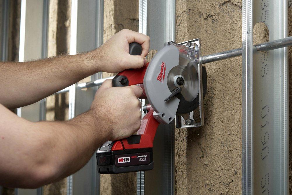 Milwaukee&reg; Black Cordless 4 Amp 5-3/8 in. Circular Saw Tool Kit 