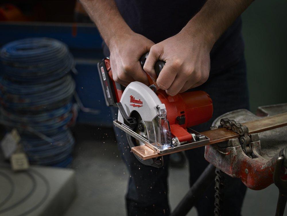 Milwaukee&reg; Black Cordless 4 Amp 5-3/8 in. Circular Saw Tool Kit 