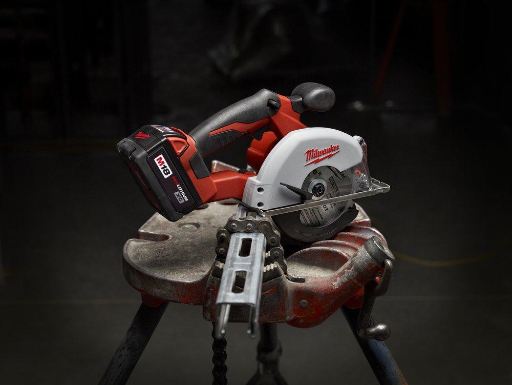 Milwaukee&reg; Black Cordless 4 Amp 5-3/8 in. Circular Saw Tool Kit 