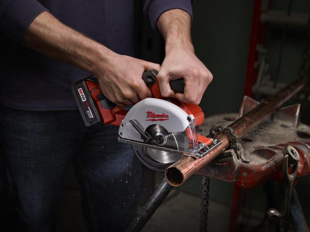 Milwaukee&reg; Black Cordless 4 Amp 5-3/8 in. Circular Saw Tool Kit 