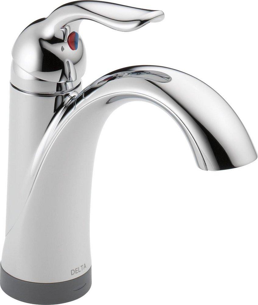 Delta Faucet Chrome Single Handle Centerset Bathroom Sink Faucet 
