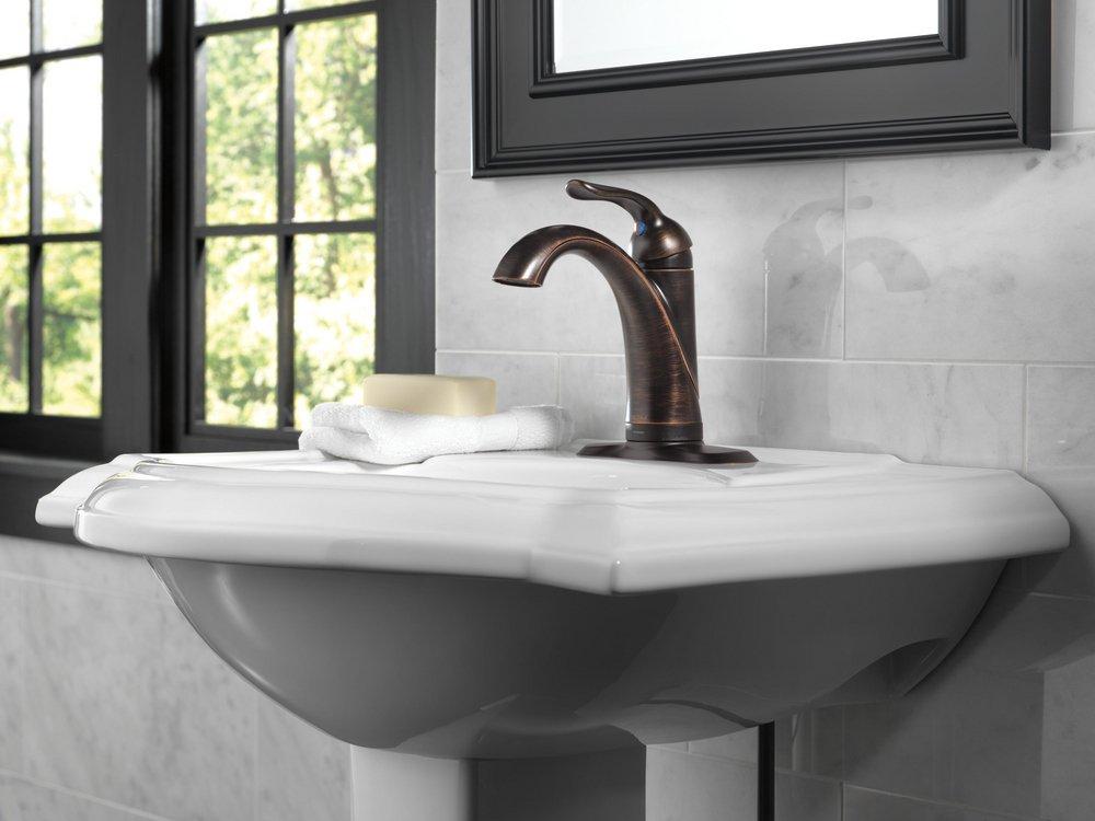 Delta Faucet Venetian Bronze Single Handle Centerset Bathroom Sink Faucet 