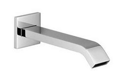 Tub Spout in Polished Chrome