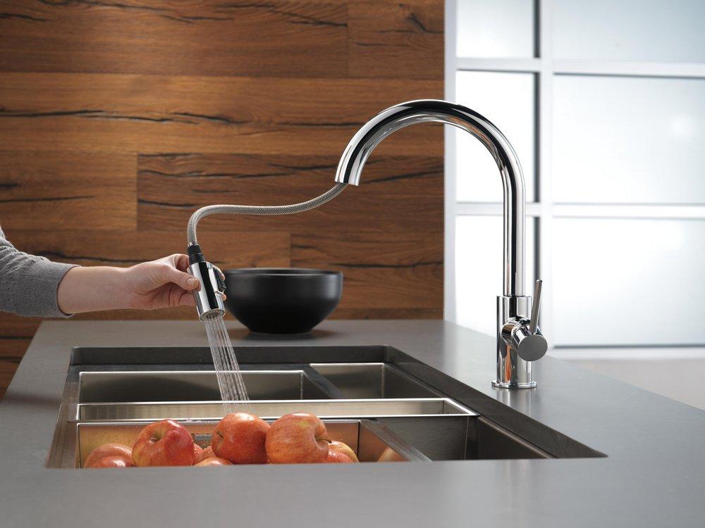 Delta Faucet Chrome Single Handle Pull Down Kitchen Faucet 
