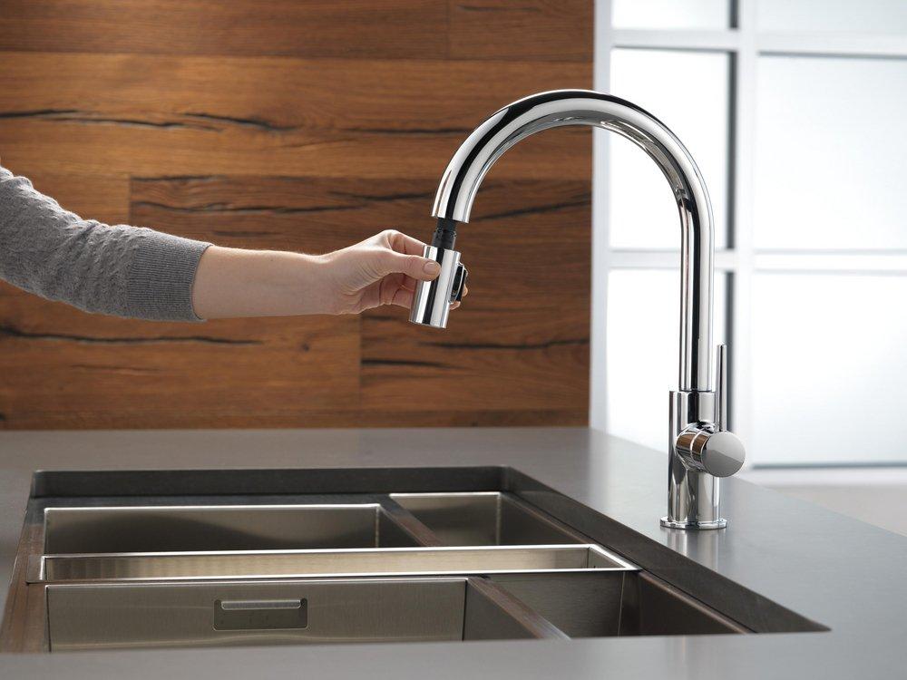 Delta Faucet Chrome Single Handle Pull Down Kitchen Faucet 