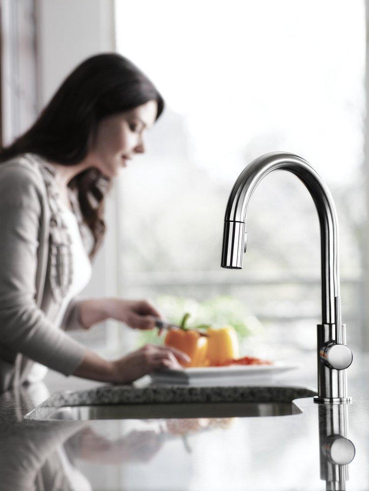 Delta Faucet Chrome Single Handle Pull Down Kitchen Faucet 