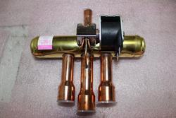 1/2 in inlet/ 7/8 in outlet Reversing Valve with 24V Coil