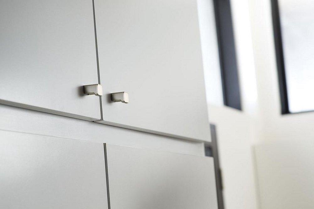 Moen Brushed Nickel 90 Degree Cabinet Knob 