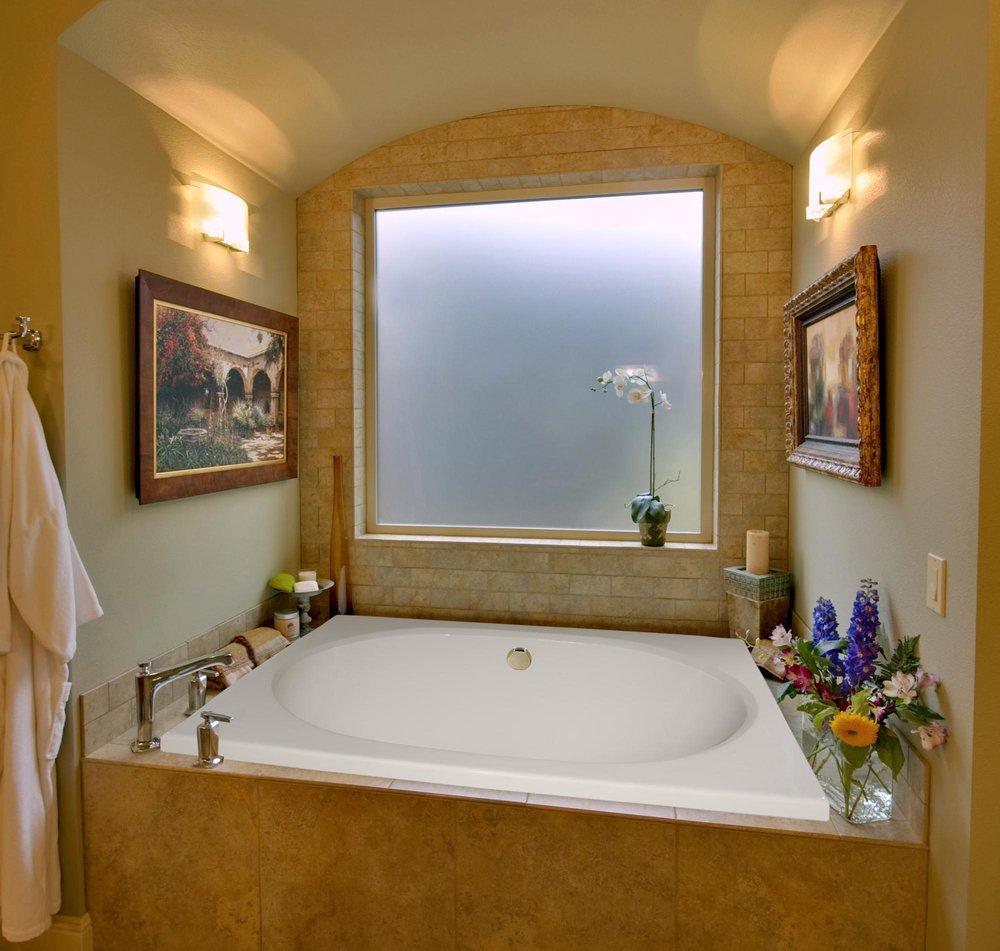 Hydro Systems White 40 x 40 in. Soaker Drop-In Bathtub with Center Drain 