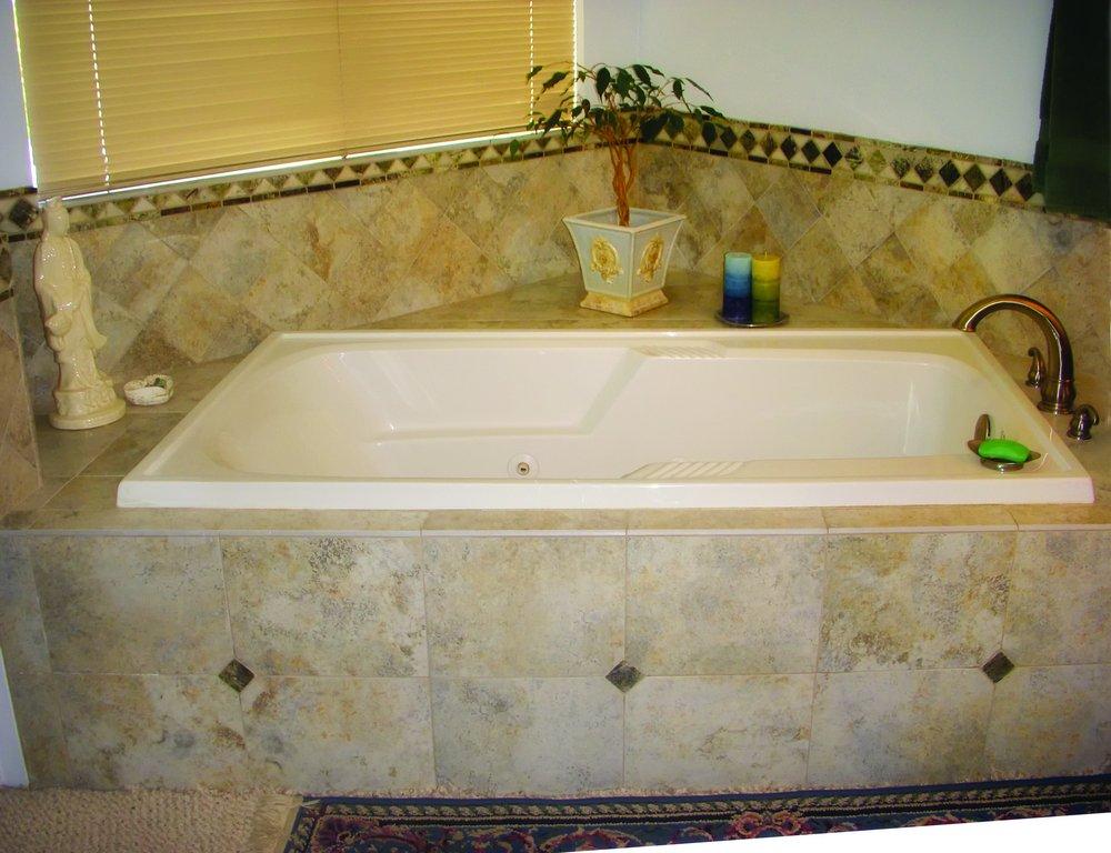 Hydro Systems Biscuit 59-3/4 x 35-3/4 in. Acrylic and Reinforced Fiberglass Rectangle Whirlpool Bathtub with Combo System 