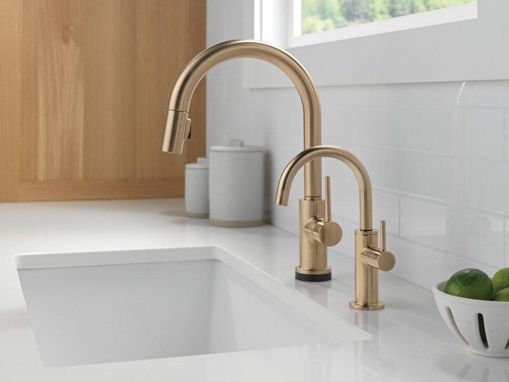 Delta Faucet Champagne Bronze Single Handle Pull Down Touch Activated Kitchen Faucet 