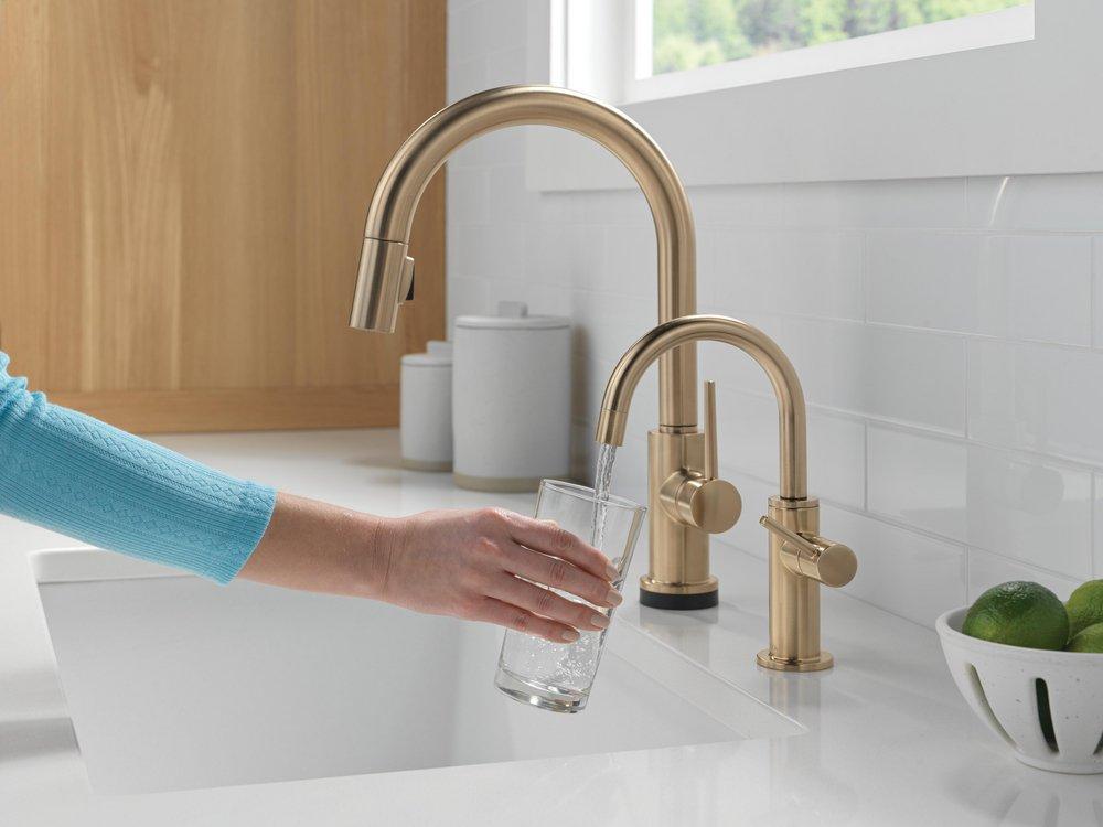 Delta Faucet Champagne Bronze Single Handle Pull Down Touch Activated Kitchen Faucet 