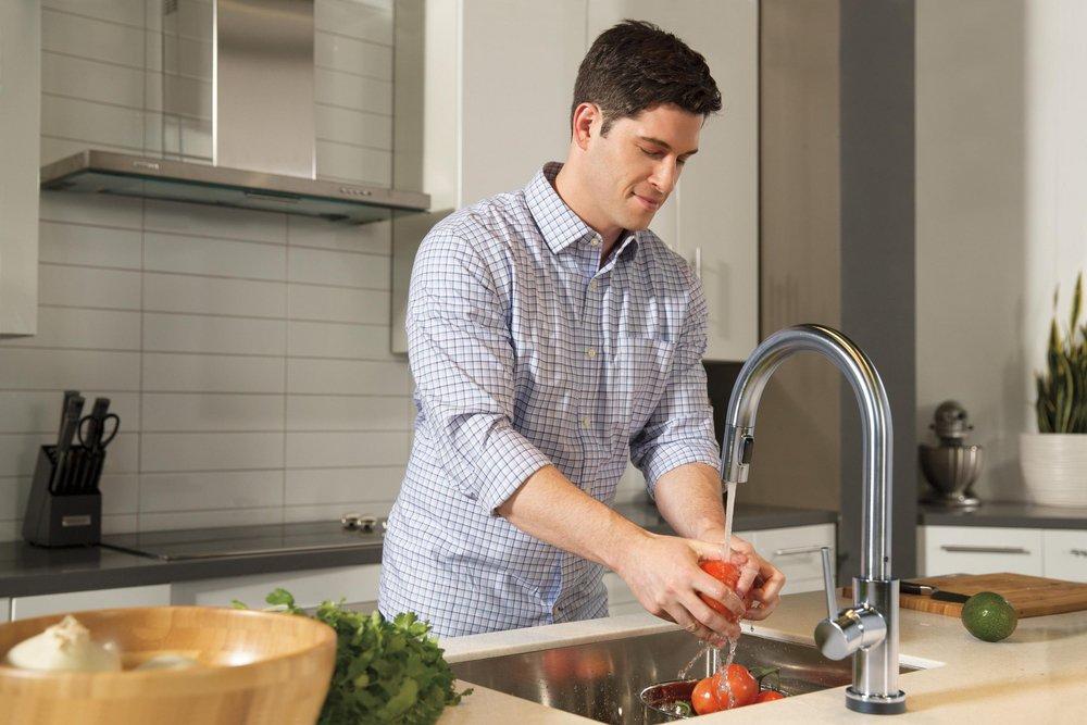 Delta Faucet Arctic Stainless Single Handle Pull Down Touch Activated Kitchen Faucet 