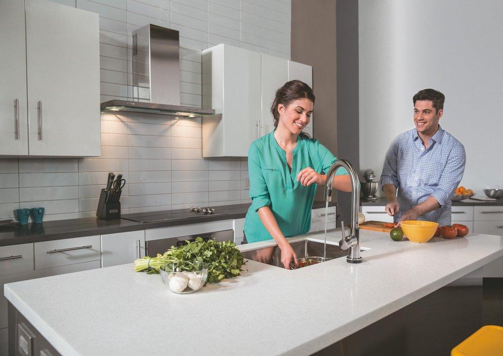 Delta Faucet Arctic Stainless Single Handle Pull Down Touch Activated Kitchen Faucet 