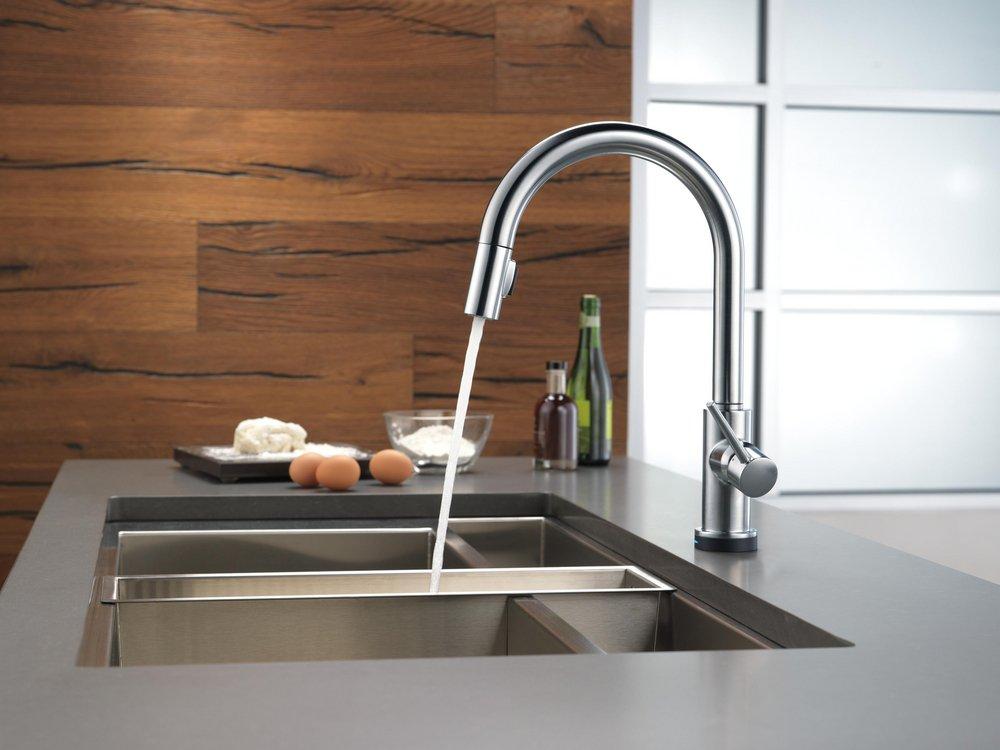 Delta Faucet Arctic Stainless Single Handle Pull Down Touch Activated Kitchen Faucet 