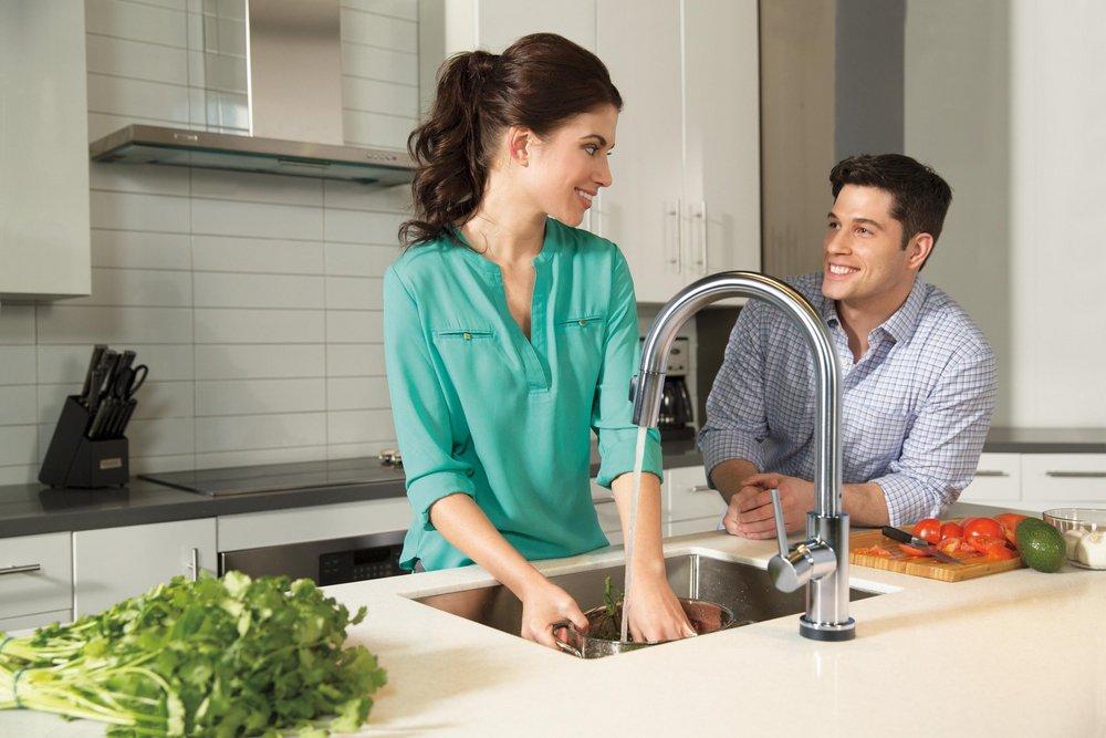 Delta Faucet Arctic Stainless Single Handle Pull Down Touch Activated Kitchen Faucet 