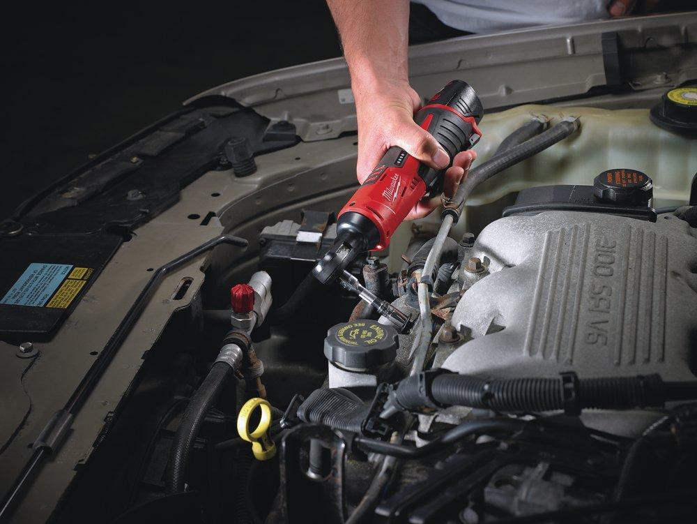 Milwaukee&reg; Black Cordless Ratchet Kit 