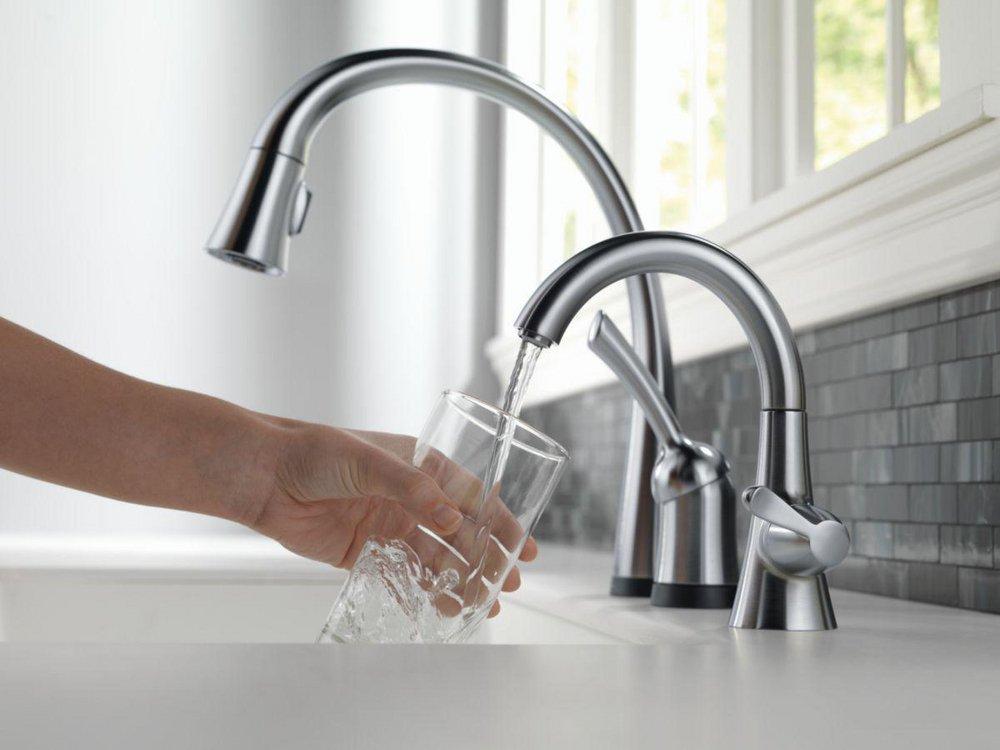 Delta Faucet Arctic Stainless Cold Only Water Dispenser 