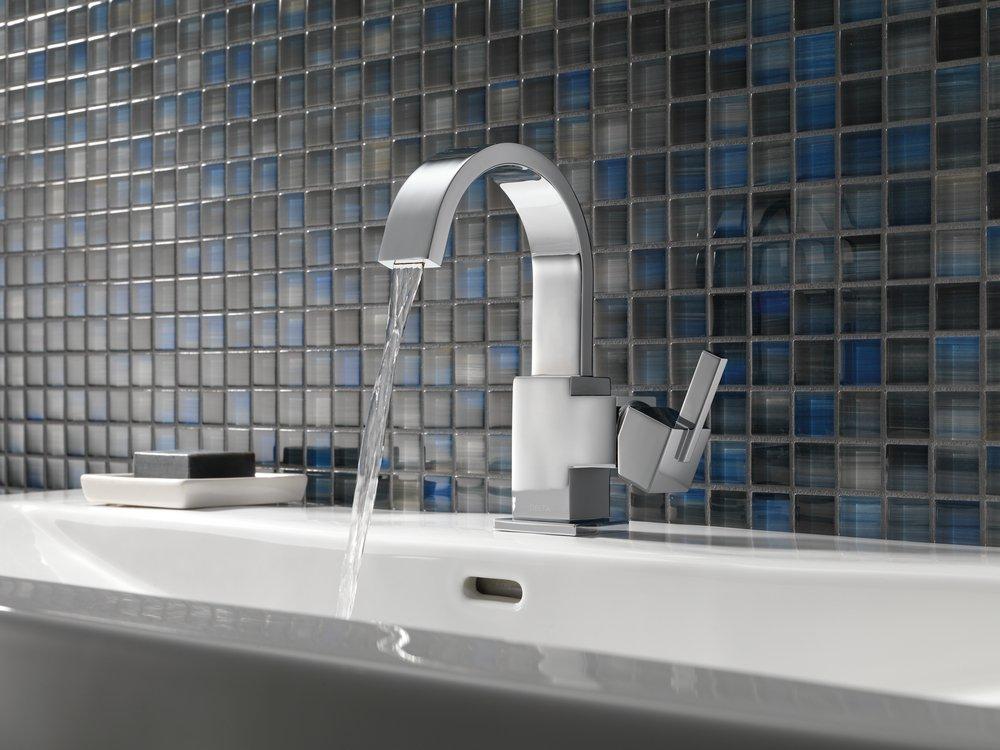 Delta Faucet Brilliance Champagne Bronze Single Handle Centerset Bathroom Sink Faucet with Pop-Up Drain Assembly 