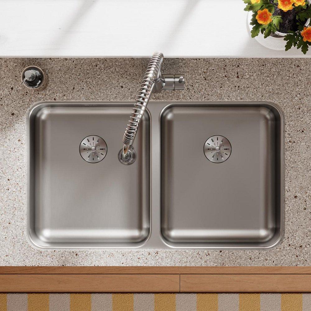 Elkay Lustrous Satin 30-3/4 x 18-1/2 in. No Hole Stainless Steel Double Bowl Undermount Kitchen Sink 