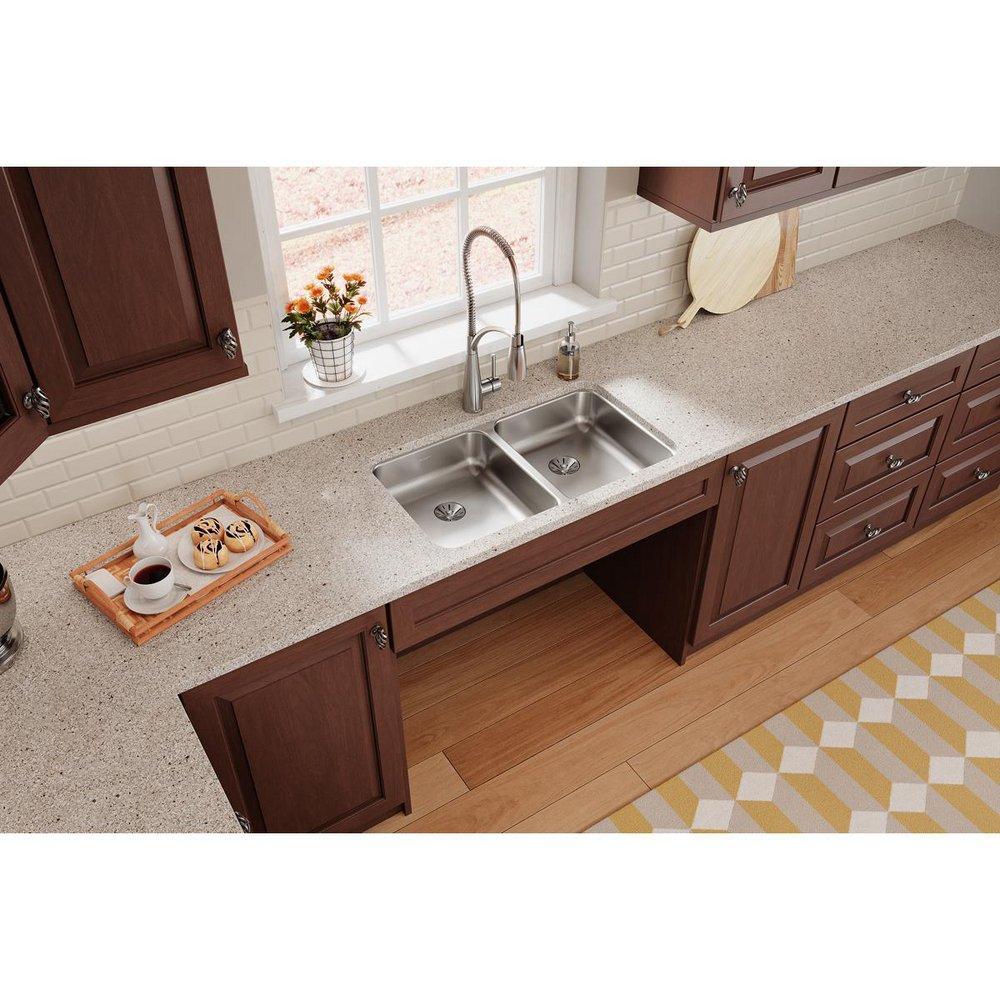 Elkay Lustrous Satin 30-3/4 x 18-1/2 in. No Hole Stainless Steel Double Bowl Undermount Kitchen Sink 