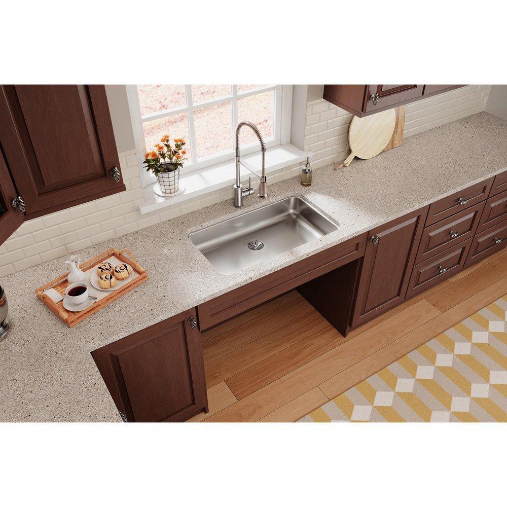 Elkay Lustrous Satin 30-1/2 x 18-1/2 in. No Hole Stainless Steel Single Bowl Undermount Kitchen Sink 