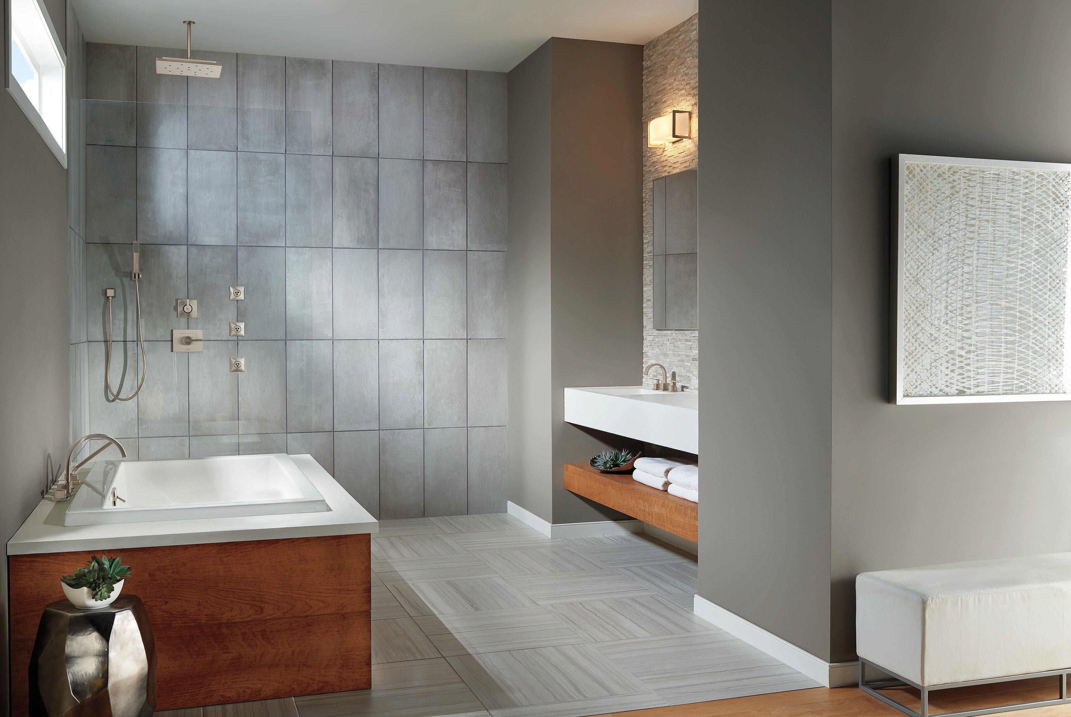 Delta Faucet Brilliance Stainless 1/2 x 10 x 2-1/2 in. NPT Brass, Metal and Stainless Steel Shower Arm and Flange 
