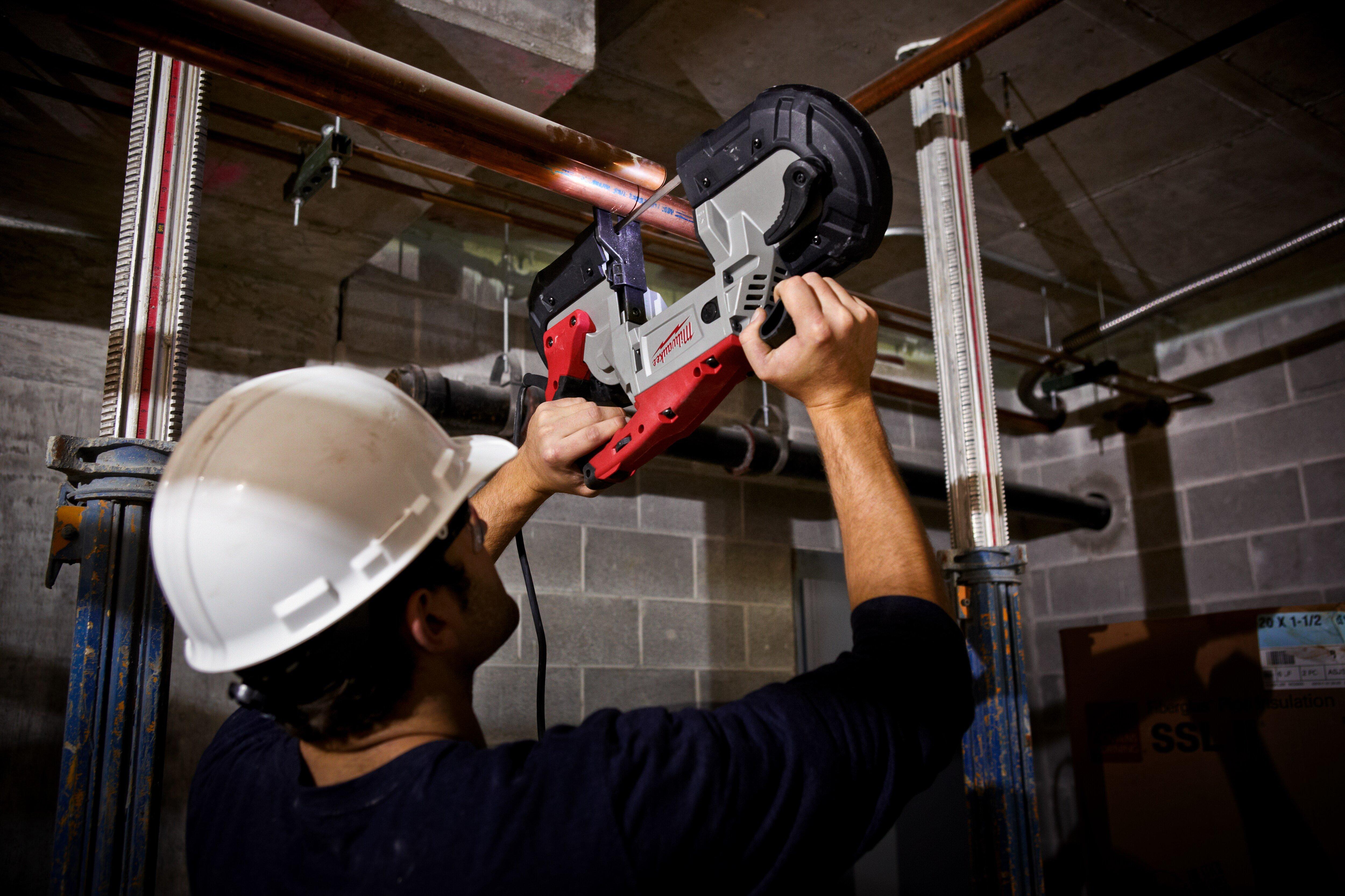 Milwaukee&reg; Red Deep Cut Variable Speed Band Saw Kit 