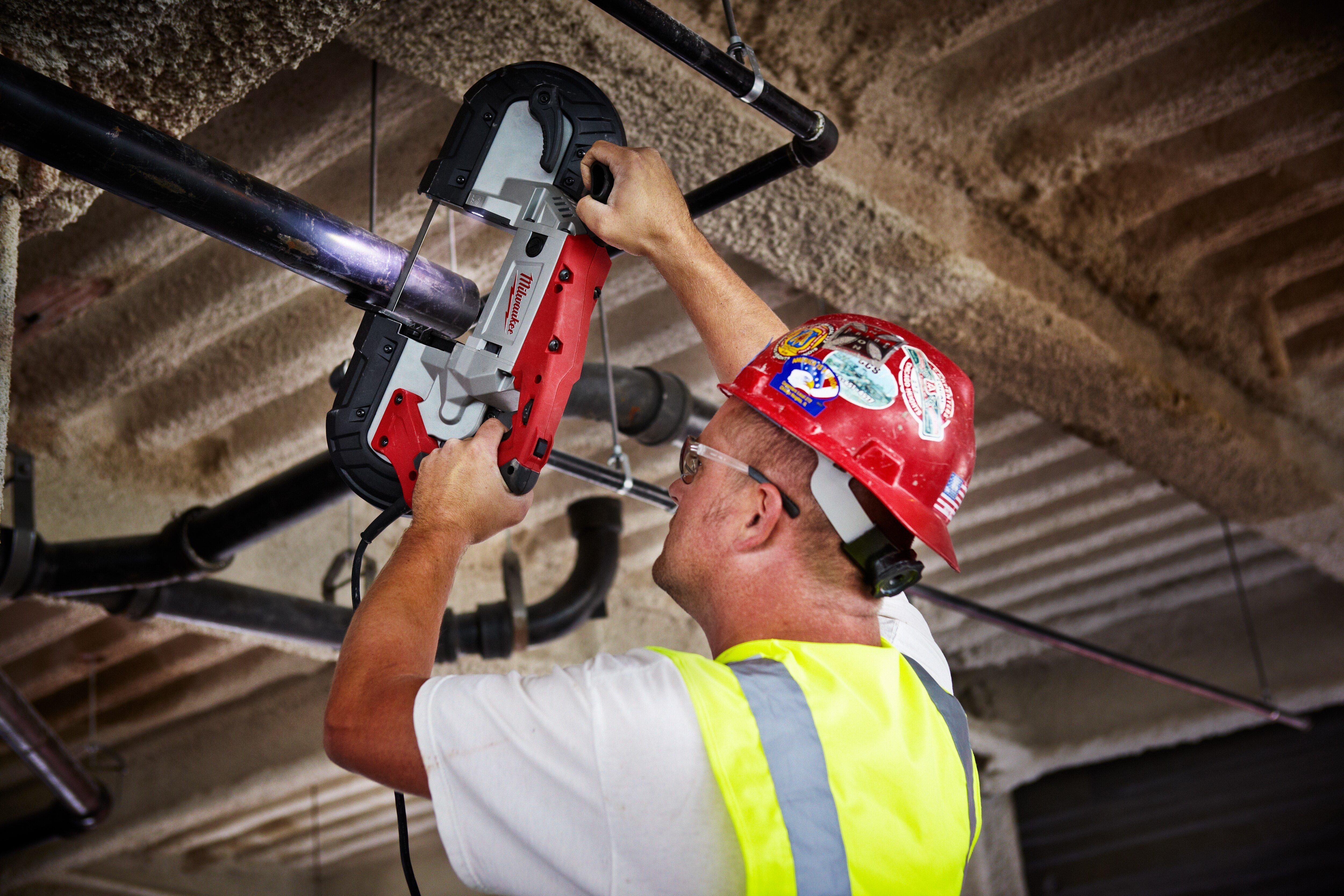 Milwaukee&reg; Red Deep Cut Variable Speed Band Saw Kit 