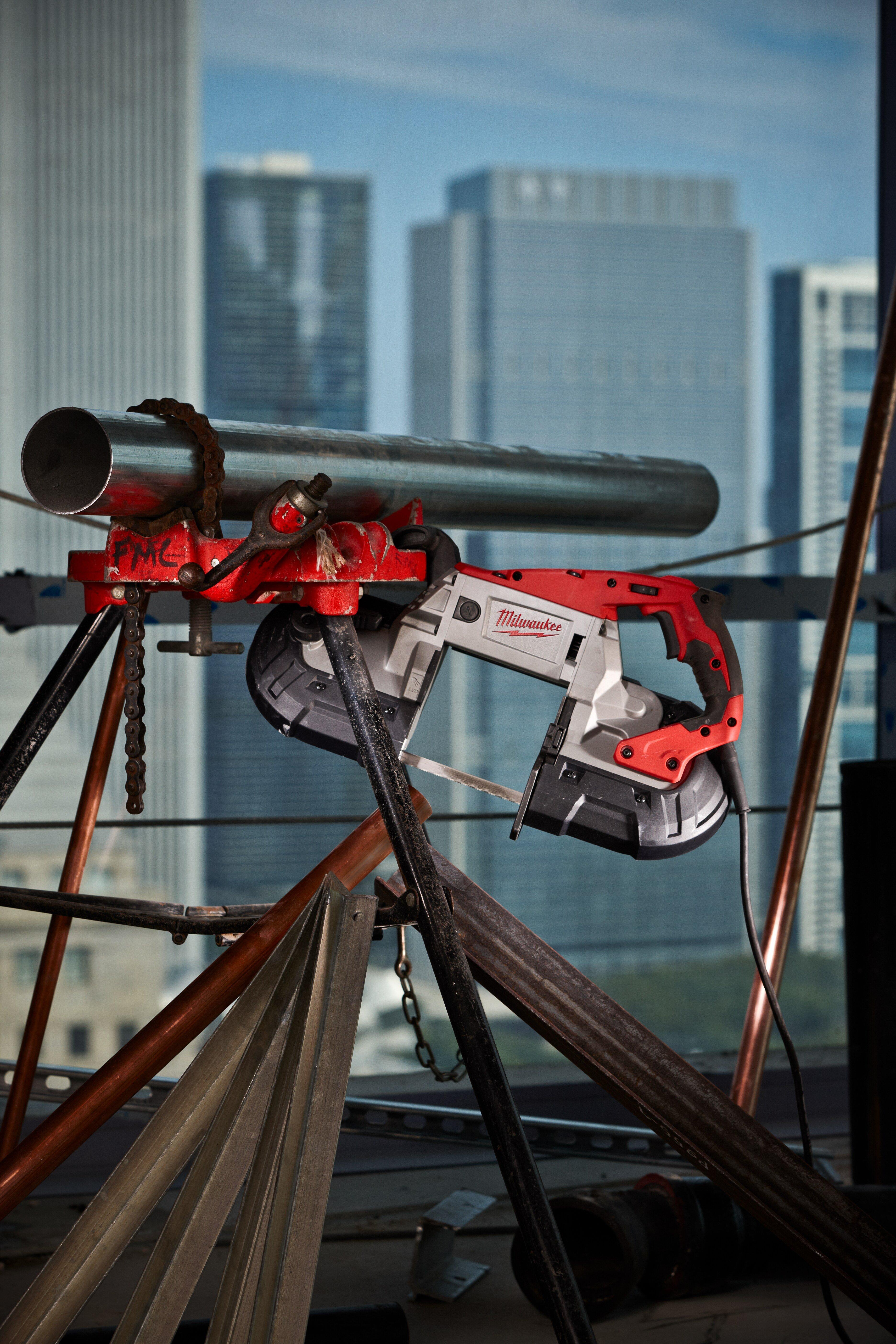 Milwaukee&reg; Red Deep Cut Variable Speed Band Saw Kit 